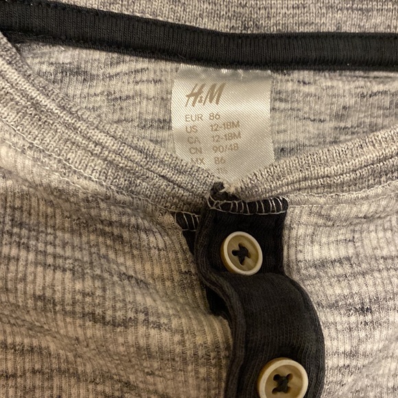 Long sleeve bundle! All size 12-18 mo! Baby gap, Old Navy, H&M brands included! - Picture 7 of 11